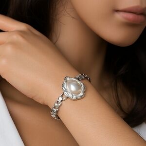 Women's Silver Bracelet w/ Pearl Centerpiece - Elegance Fashion Timeless Jewelry